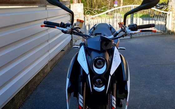 Gebrauchtmotorrad KTM 690 Duke R - Bild 3 Gebrauchtmotorrad KTM 690 Duke R - Bild 3