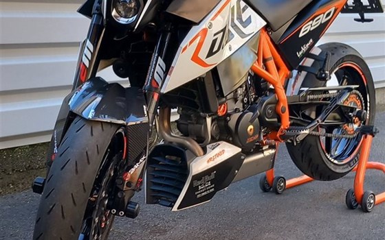 Gebrauchtmotorrad KTM 690 Duke R - Bild 4 Gebrauchtmotorrad KTM 690 Duke R - Bild 4