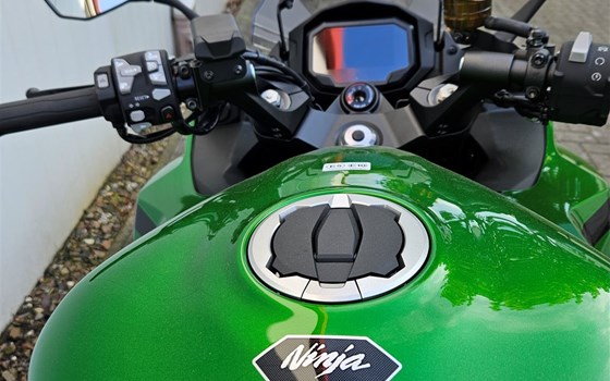 Gebrauchtmotorrad Kawasaki Ninja 1100SX SE - Bild 8