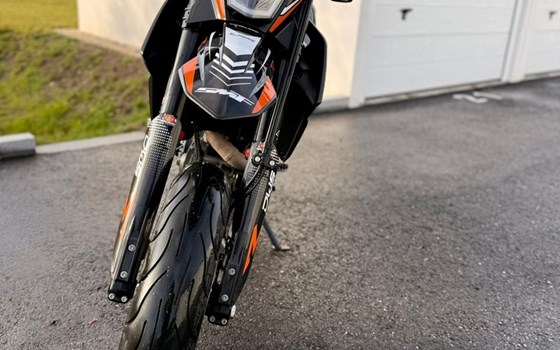 Gebrauchtmotorrad KTM 690 SMC R - Bild 7