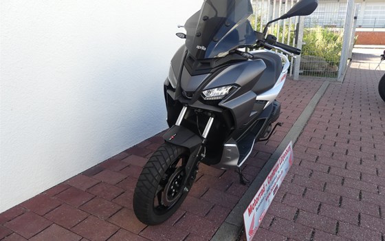 Gebrauchtmotorrad Aprilia SR GT 125 - Bild 3