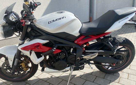Gebrauchtmotorrad Triumph Street Triple 675 R - Bild 10 Gebrauchtmotorrad Triumph Street Triple 675 R - Bild 10