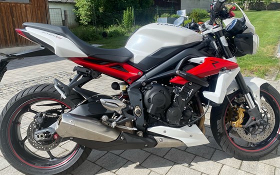 Gebrauchtmotorrad Triumph Street Triple 675 R - Bild 1 Gebrauchtmotorrad Triumph Street Triple 675 R - Bild 1