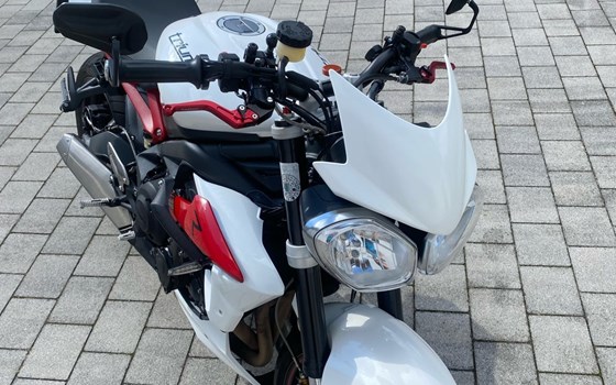 Gebrauchtmotorrad Triumph Street Triple 675 R - Bild 5 Gebrauchtmotorrad Triumph Street Triple 675 R - Bild 5