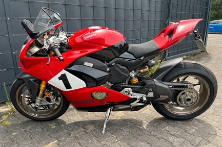 Ducati Panigale V4 S