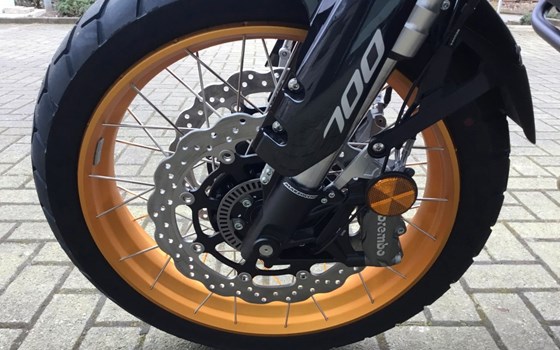 Gebrauchtmotorrad QJ Motor SRT 700 SX - Bild 11