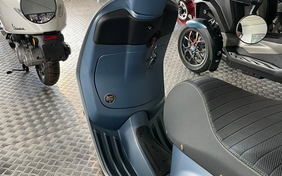 Neufahrzeug Vespa Primavera 125 Officina 8 - Bild 14