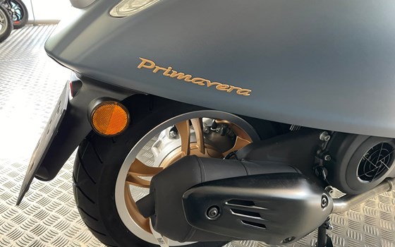 Neufahrzeug Vespa Primavera 125 Officina 8 - Bild 8
