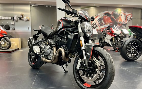 Gebrauchtmotorrad Ducati Monster 821 Stealth - Bild 3