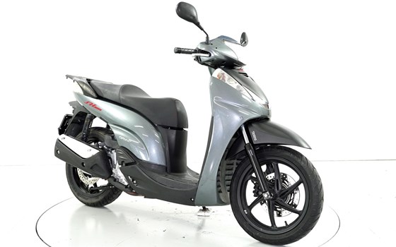 Motorrad Occasion Honda SH300i - Bild 2