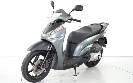 Motorrad Occasion Honda SH300i - Bild 3