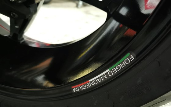 Gebrauchtmotorrad MV Agusta F4 1000 R - Bild 5 Gebrauchtmotorrad MV Agusta F4 1000 R - Bild 5