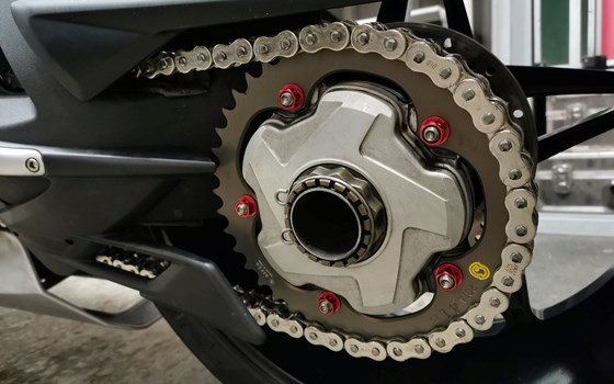 Gebrauchtmotorrad MV Agusta F4 1000 R - Bild 8 Gebrauchtmotorrad MV Agusta F4 1000 R - Bild 8