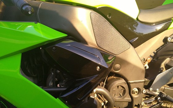 Gebrauchtmotorrad Kawasaki Ninja ZX-10R - Bild 10 Gebrauchtmotorrad Kawasaki Ninja ZX-10R - Bild 10