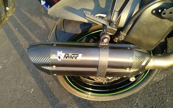 Gebrauchtmotorrad Kawasaki Ninja ZX-10R - Bild 4 Gebrauchtmotorrad Kawasaki Ninja ZX-10R - Bild 4