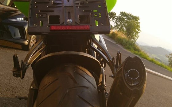 Gebrauchtmotorrad Kawasaki Ninja ZX-10R - Bild 8 Gebrauchtmotorrad Kawasaki Ninja ZX-10R - Bild 8