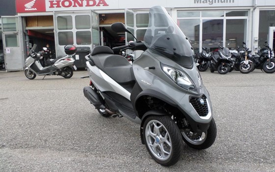 Gebrauchtmotorrad Piaggio MP3 400 Sport - Bild 1 Gebrauchtmotorrad Piaggio MP3 400 Sport - Bild 1