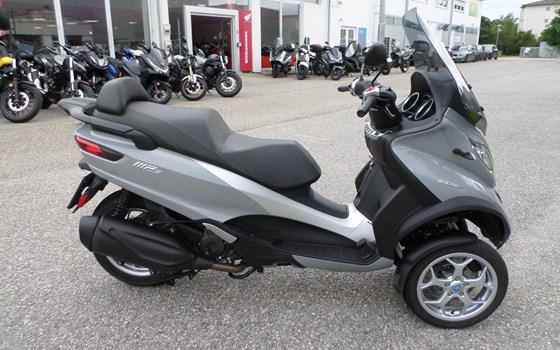 Gebrauchtmotorrad Piaggio MP3 400 Sport - Bild 2 Gebrauchtmotorrad Piaggio MP3 400 Sport - Bild 2