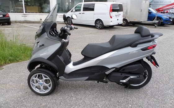 Gebrauchtmotorrad Piaggio MP3 400 Sport - Bild 6 Gebrauchtmotorrad Piaggio MP3 400 Sport - Bild 6