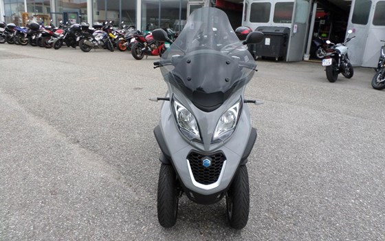Gebrauchtmotorrad Piaggio MP3 400 Sport - Bild 8 Gebrauchtmotorrad Piaggio MP3 400 Sport - Bild 8