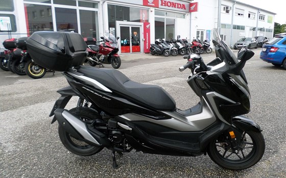 Gebrauchtmotorrad Honda Forza 350 - Bild 2 Gebrauchtmotorrad Honda Forza 350 - Bild 2