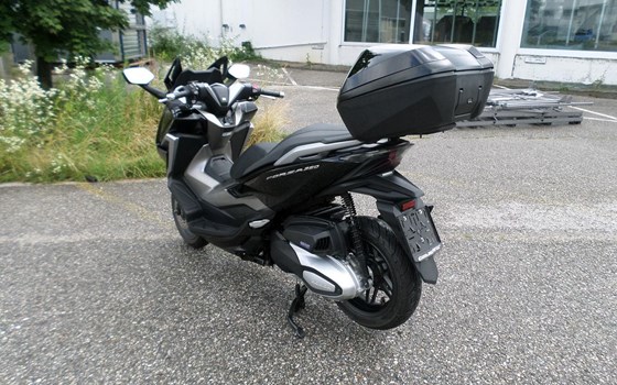 Gebrauchtmotorrad Honda Forza 350 - Bild 5 Gebrauchtmotorrad Honda Forza 350 - Bild 5