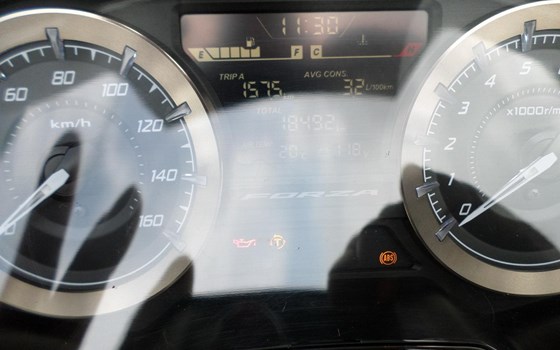 Gebrauchtmotorrad Honda Forza 350 - Bild 8