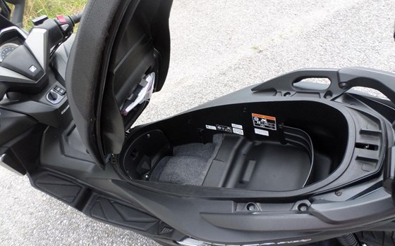 Gebrauchtmotorrad Honda Forza 350 - Bild 11 Gebrauchtmotorrad Honda Forza 350 - Bild 11