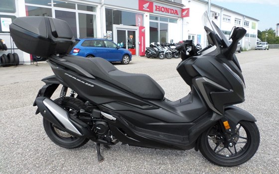 Gebrauchtmotorrad Honda Forza 350 - Bild 2 Gebrauchtmotorrad Honda Forza 350 - Bild 2