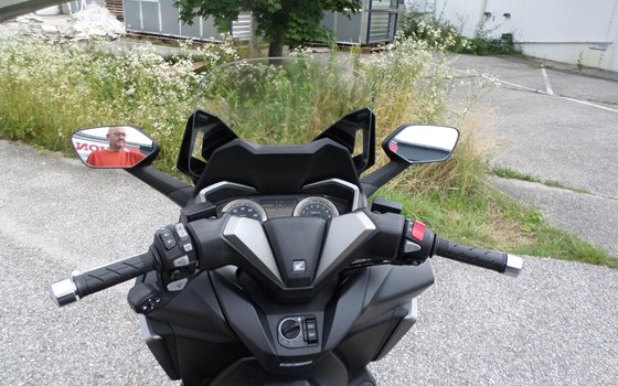 Gebrauchtmotorrad Honda Forza 350 - Bild 9 Gebrauchtmotorrad Honda Forza 350 - Bild 9