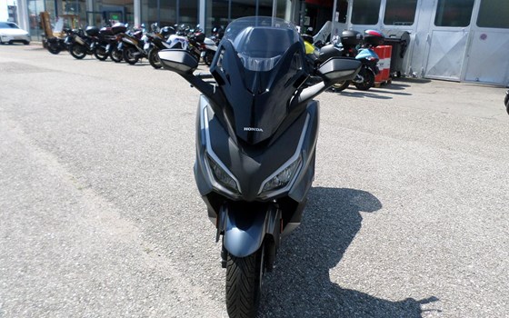 Gebrauchtmotorrad Honda Forza 350 - Bild 8 Gebrauchtmotorrad Honda Forza 350 - Bild 8