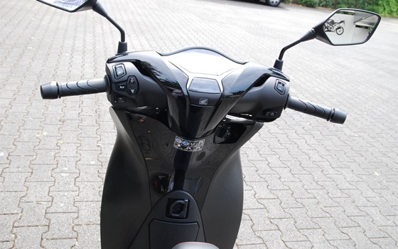 Neufahrzeug Honda SH125i - Bild 7