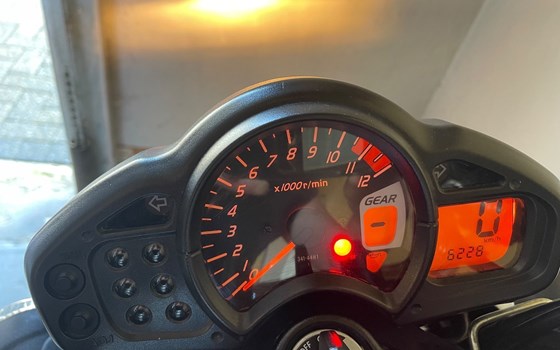 Gebrauchtmotorrad Suzuki SFV 650 Gladius - Bild 2