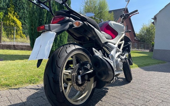 Gebrauchtmotorrad Suzuki SFV 650 Gladius - Bild 8