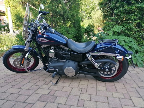 Gebrauchtmotorrad Harley-Davidson Dyna Street Bob Special