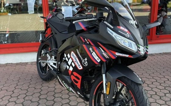 Neufahrzeug Aprilia RS 125 Replica - Bild 1