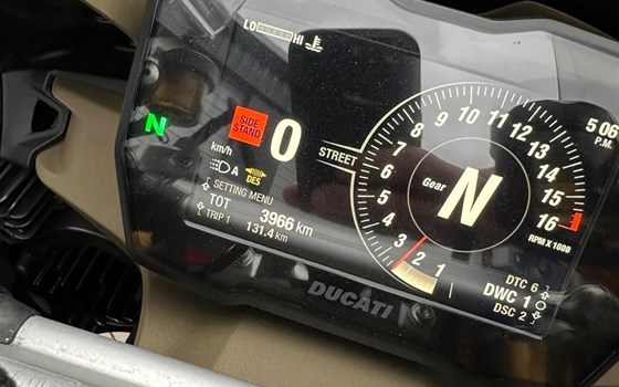 Gebrauchtmotorrad Ducati Panigale V4 S - Bild 4