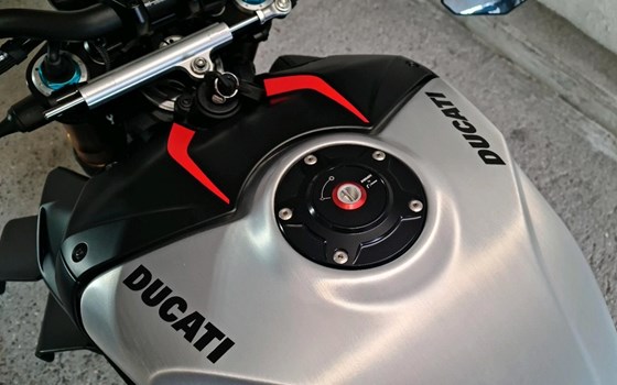 Gebrauchtmotorrad Ducati Streetfighter V4 SP2 - Bild 2