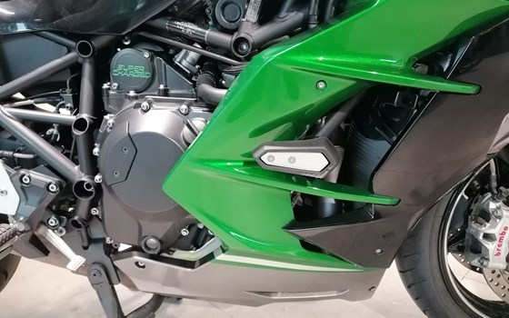 Gebrauchtmotorrad Kawasaki Ninja H2 SX SE - Bild 3 Gebrauchtmotorrad Kawasaki Ninja H2 SX SE - Bild 3