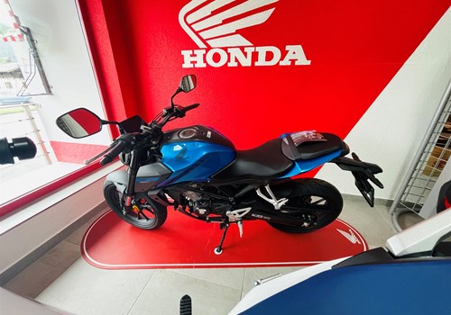 Honda CB125R