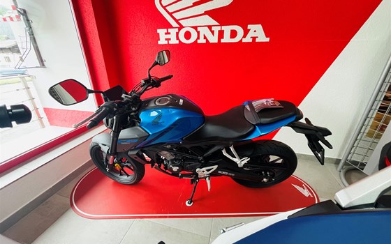 Neufahrzeug Honda CB125R - Bild 1 Neufahrzeug Honda CB125R - Bild 1