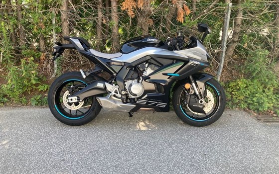 Neufahrzeug CFMOTO 675SR-R - Bild 1 Neufahrzeug CFMOTO 675SR-R - Bild 1