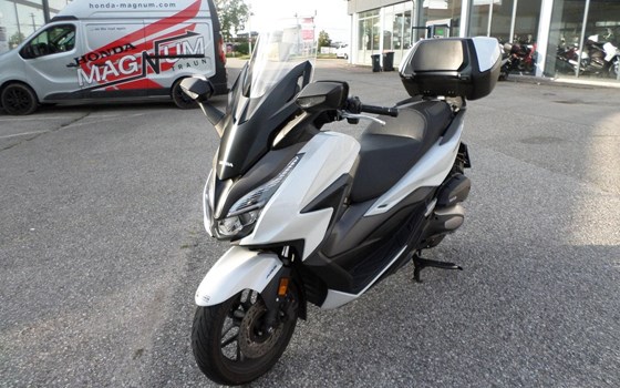 Gebrauchtmotorrad Honda Forza 125 - Bild 7 Gebrauchtmotorrad Honda Forza 125 - Bild 7