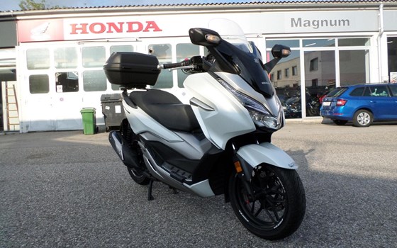 Gebrauchtmotorrad Honda Forza 300 - Bild 1 Gebrauchtmotorrad Honda Forza 300 - Bild 1