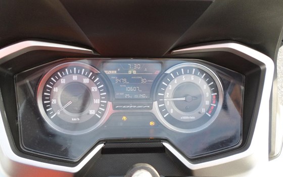 Gebrauchtmotorrad Honda Forza 300 - Bild 10