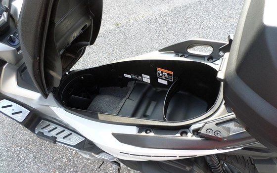 Gebrauchtmotorrad Honda Forza 300 - Bild 11