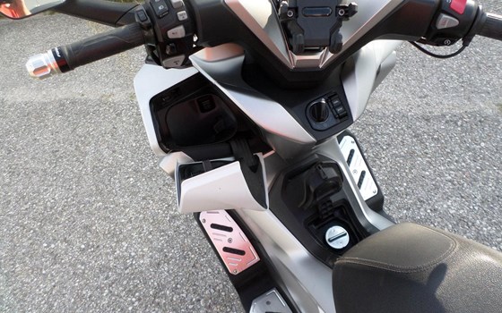 Gebrauchtmotorrad Honda Forza 300 - Bild 13 Gebrauchtmotorrad Honda Forza 300 - Bild 13