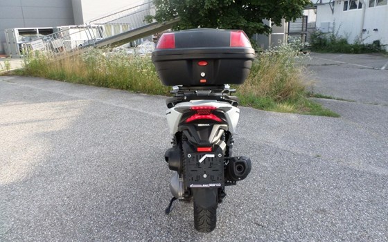 Gebrauchtmotorrad Honda Forza 300 - Bild 4