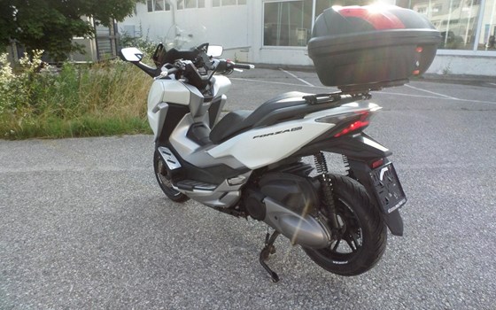 Gebrauchtmotorrad Honda Forza 300 - Bild 5 Gebrauchtmotorrad Honda Forza 300 - Bild 5