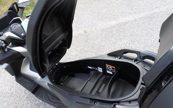 Gebrauchtmotorrad Honda Forza 300 - Bild 11